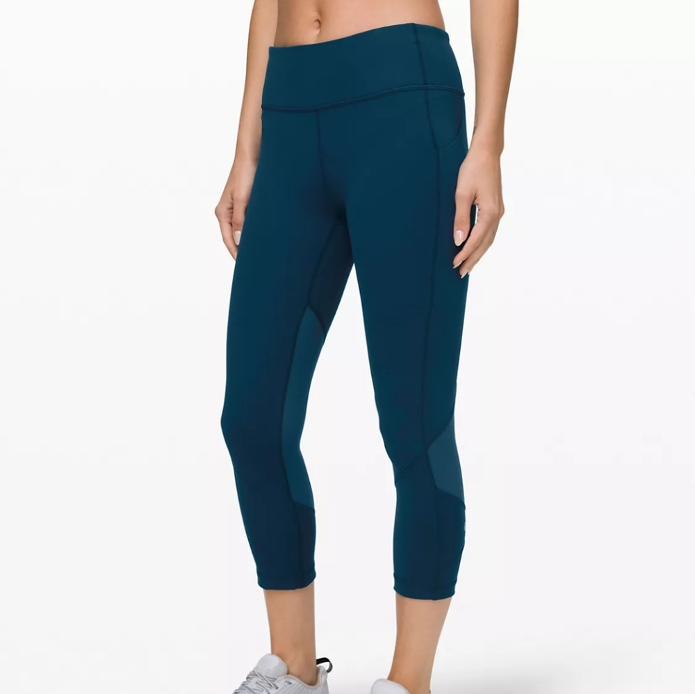 Lululemon Navy Pace Rival Mid-Rise Crop 22 Leggings